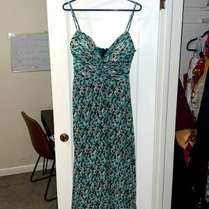 Maxi dress, green and blue crinkle material with zip back & adjustable straps